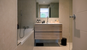 Resa Estates Ibiza apartment Ibiza sale verkoop Roca llisa bathroom sink.JPG